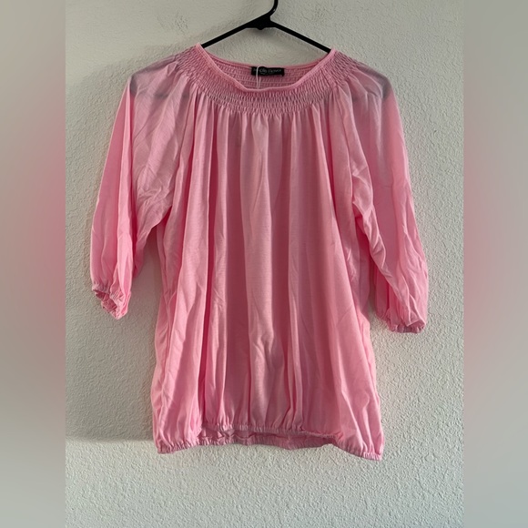 Simple flavor - pink half sleeve smocked crewneck top - Picture 2 of 6
